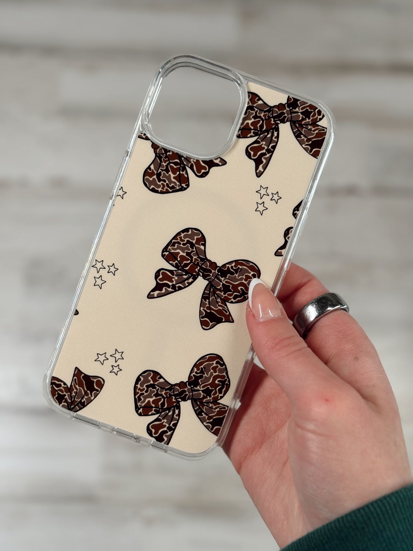 Sandy Camo Bow MagSafe Compatible Phone Case