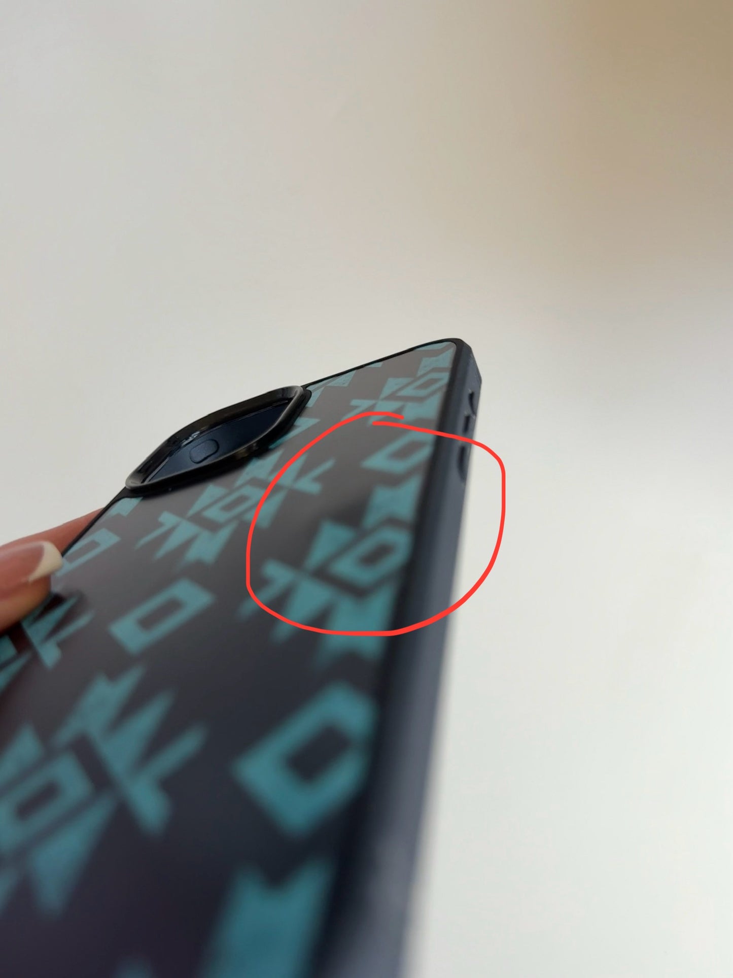iPhone 16 Plus MagSafe OOPSIE